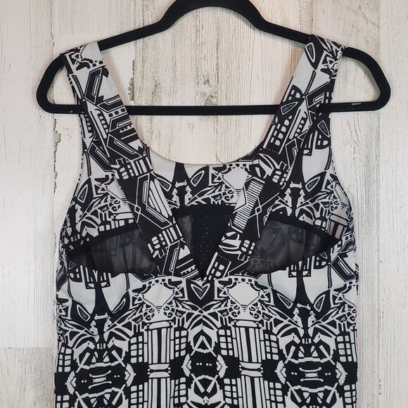 NWOT Color Block Stretchy Faux-Leather Detail Mini Sleeveless Dress Size Medium - Picture 9 of 14